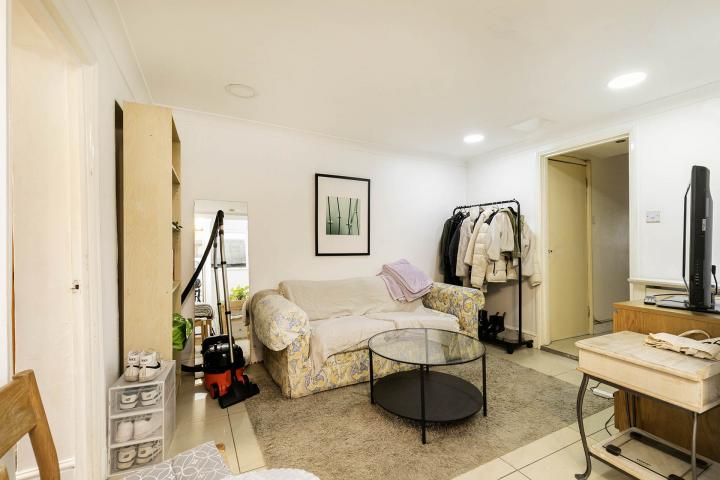 			3 Bedroom, 1 bath, 1 reception Ground Floor Flat			 Loveridge Road, West Hampstead